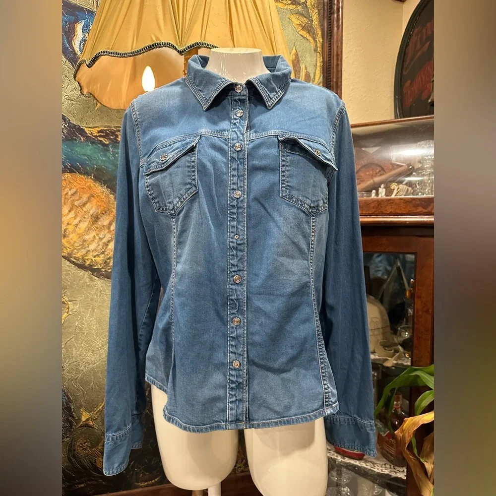 GUESS Los Angeles Denim Shirt XL Women's Medium Wash Snap Button Bohemian Boho - Picture 3 of 10